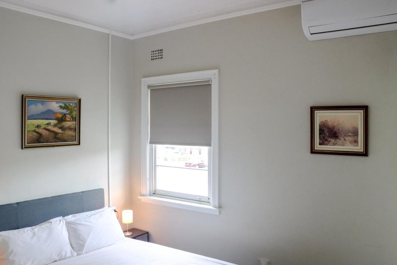 Tates Hotel Виндзор Экстерьер фото